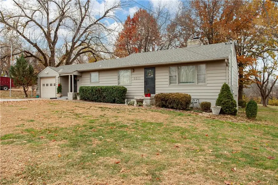 6811 Blue Parkway, Kansas City, MO 64129 - Image #2