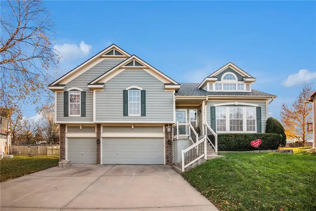 2421 NE Carousel Court, Lees Summit, MO 64086 - Image #1