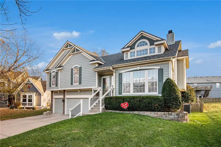 2421 NE Carousel Court, Lees Summit, MO 64086 - Image #3