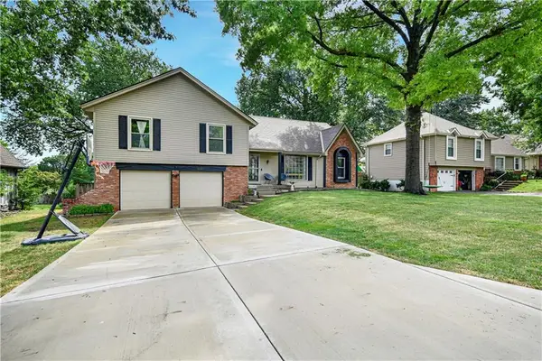 10107 Monrovia Street, Lenexa, KS 66215