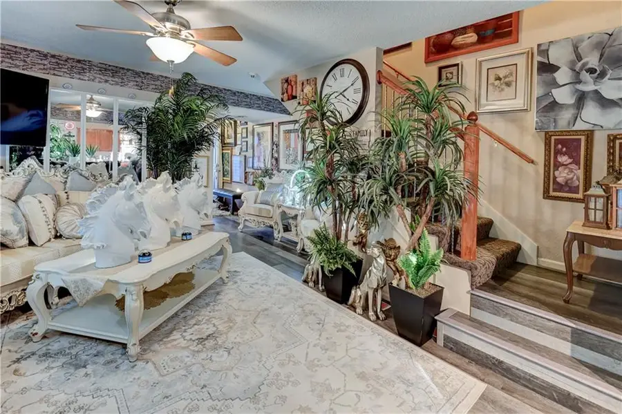 204 N Pointe Lane, Raymore, MO 64083 - Image #3