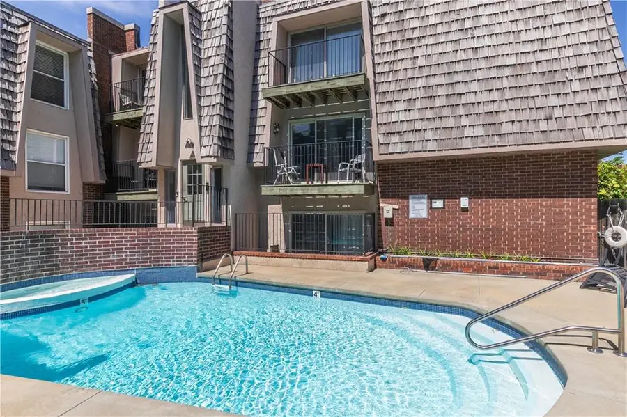 3602 Gillham Drive, Kansas City, MO 64111 - Image #3