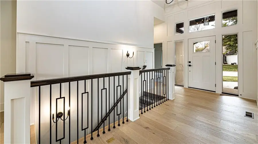 119 Teton Ridge, Lake Winnebago, MO 64034 - Image #2