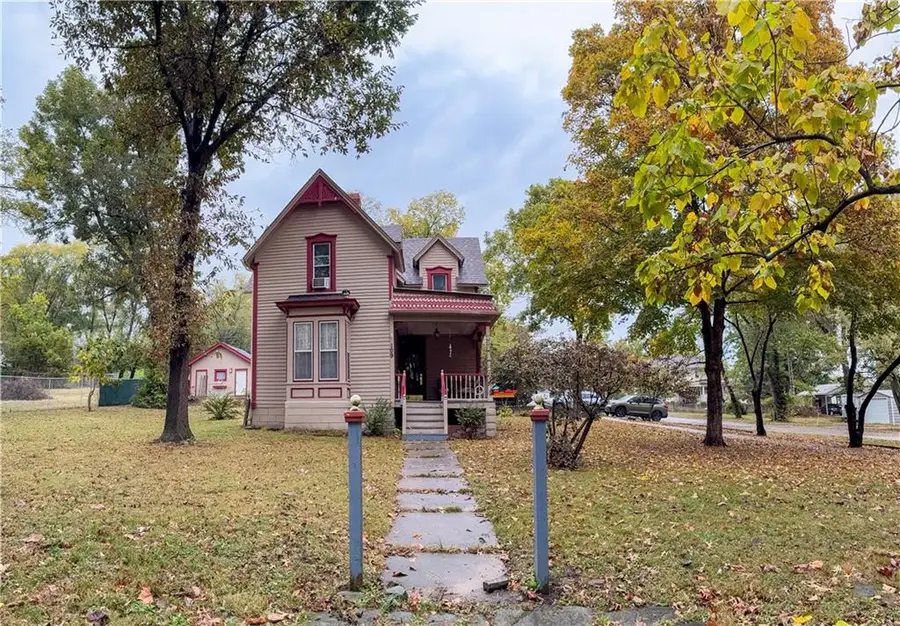 109 E 10th Street, Pleasanton, KS 66075 - Image #2