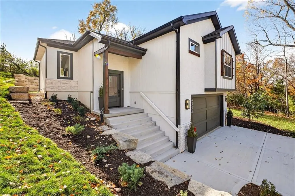 6448 NW Cross Road, Parkville, MO 64152 - Image #1