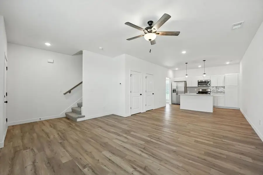 27307 Acacia Drive, Lees Summit, MO 64086 - Image #3