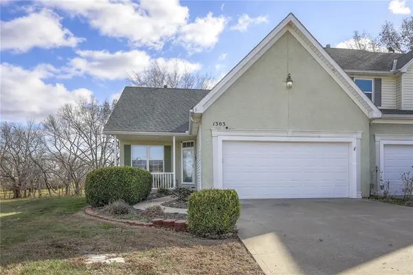 1303 N 158th Court, Basehor, KS 66007