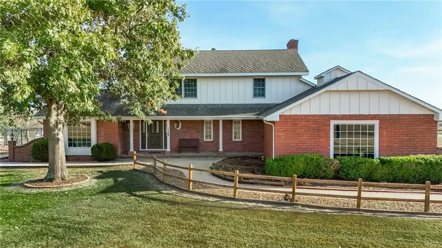 1104 E Park Road, Garnett, KS 66032 - Image #2