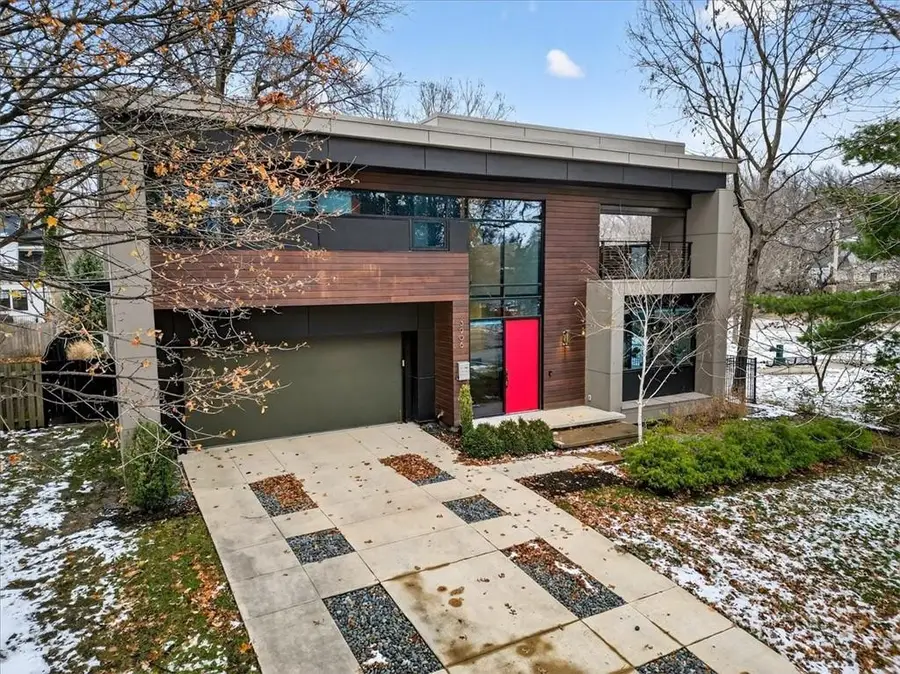 3906 W 69th Street, Prairie Village, KS 66208 - Image #2