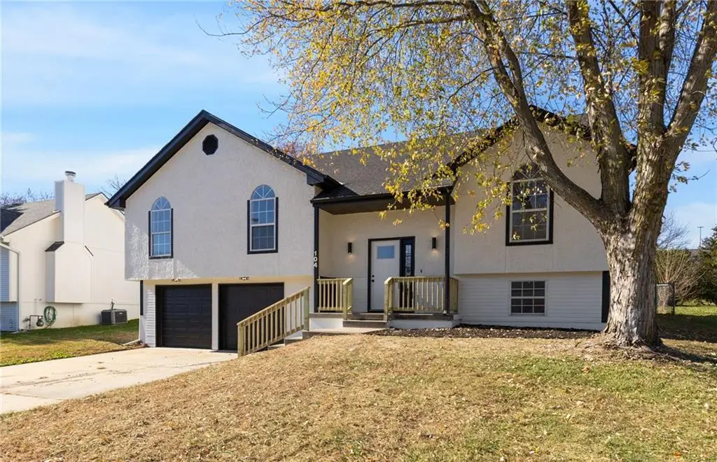 104 N Darrowby Drive, Raymore, MO 64083 - Image #1