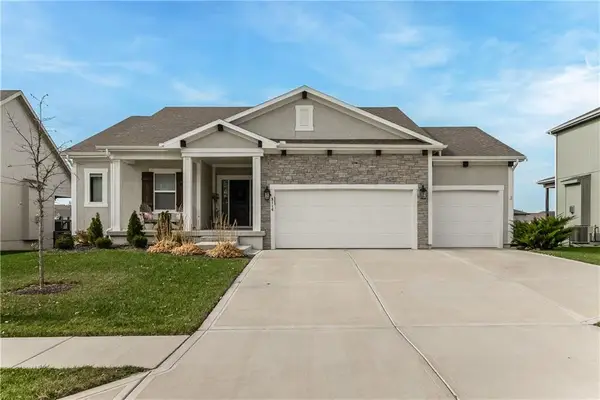 3116 SW Arbortree Drive, Lee's Summit, MO 64082
