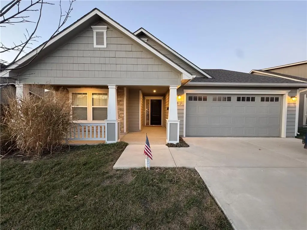 912 W 30th Terrace, Lawrence, KS 66046 - Image #1
