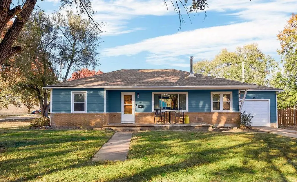 148 W Shawnee Street, Gardner, KS 66030 - #1