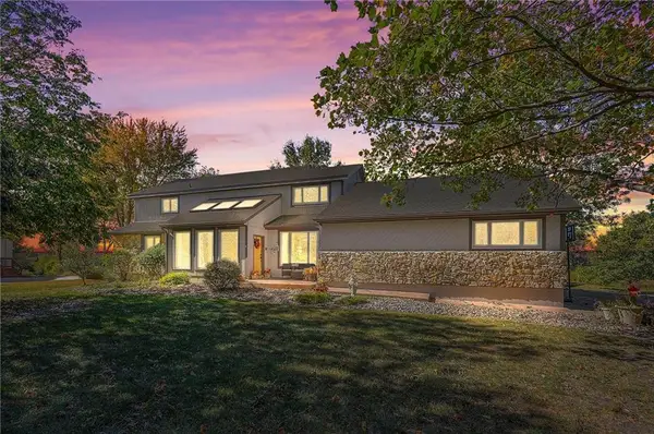 15422 Long Street, Overland Park, KS 66221