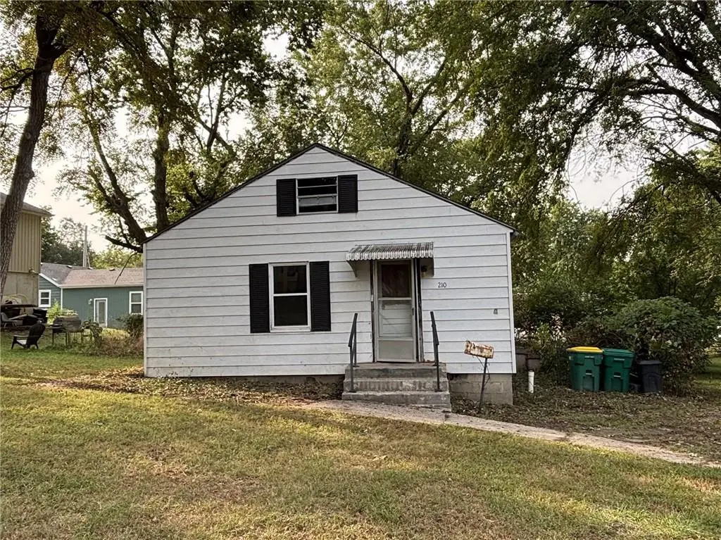 210 Coronado Road, Bonner Springs, KS 66012 - #1