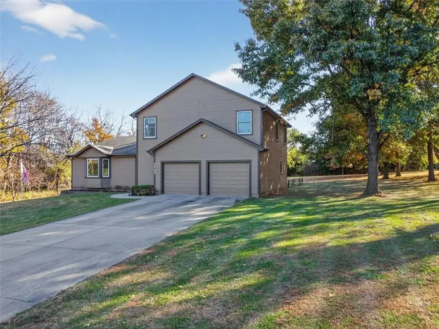 3725 W 179th Terrace, Stilwell, KS 66085 - Image #3