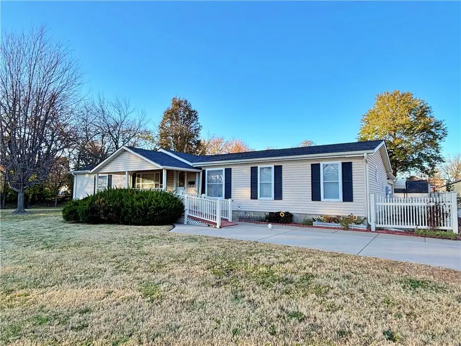 203 E Washington Street, Frontenac, KS 66763 - Image #2