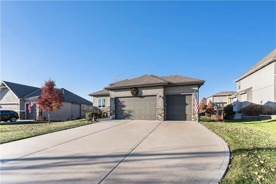 19308 W 200th Street, Spring Hill, KS 66083 - Image #2