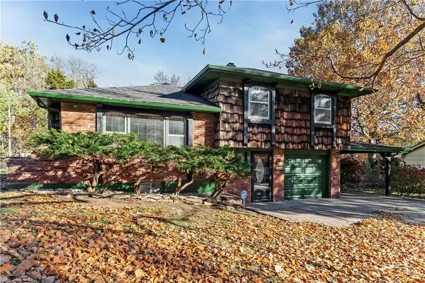 7525 N Virginia Avenue, Gladstone, MO 64118