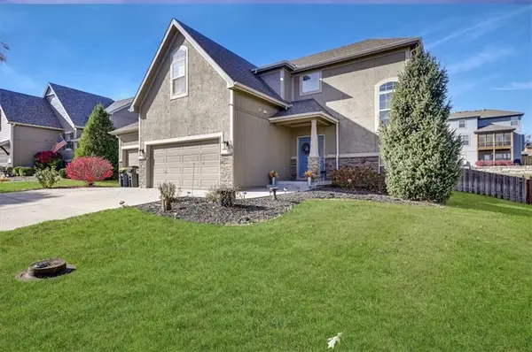 866 Clearview Drive, Lansing, KS 66043