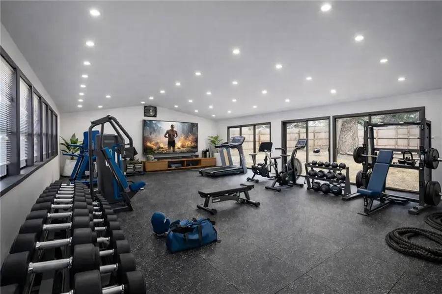 801 Valentine Road, Kansas City, MO 64111 - Image #2