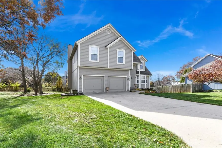 1511 Fox Run Lane, Raymore, MO 64083 - Image #2