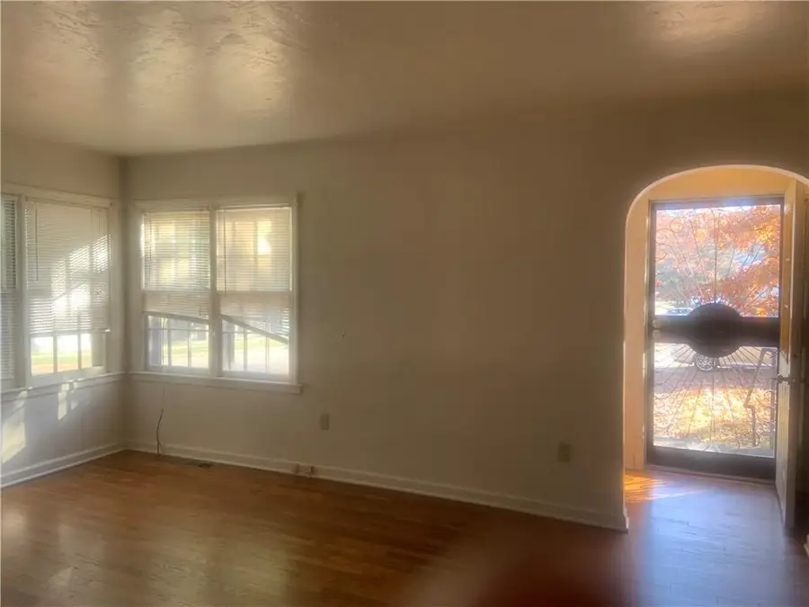 10036 Charlotte Street, Kansas City, MO 64131 - Image #3