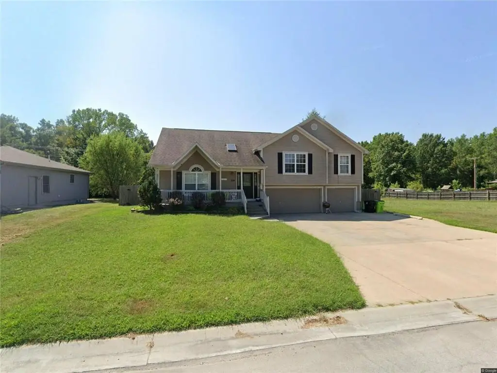 109 E Walker Drive, Harrisonville, MO 64701 - Image #1