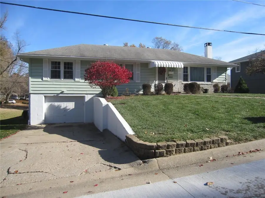 2105 Chambers Avenue, Saint Joseph, MO 64506 - Image #3