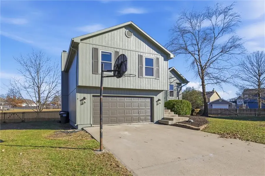 430 W Skylark Circle, Gardner, KS 66030 - Image #3