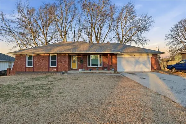 308 N Woodson Drive, Raymore, MO 64083