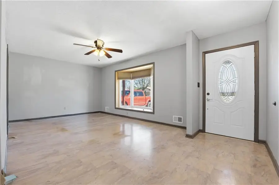 308 N Woodson Drive, Raymore, MO 64083 - Image #2