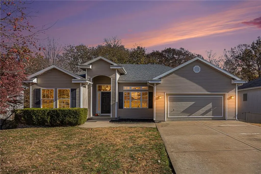 8707 N Robinhood Avenue, Kansas City, MO 64154 - Image #1