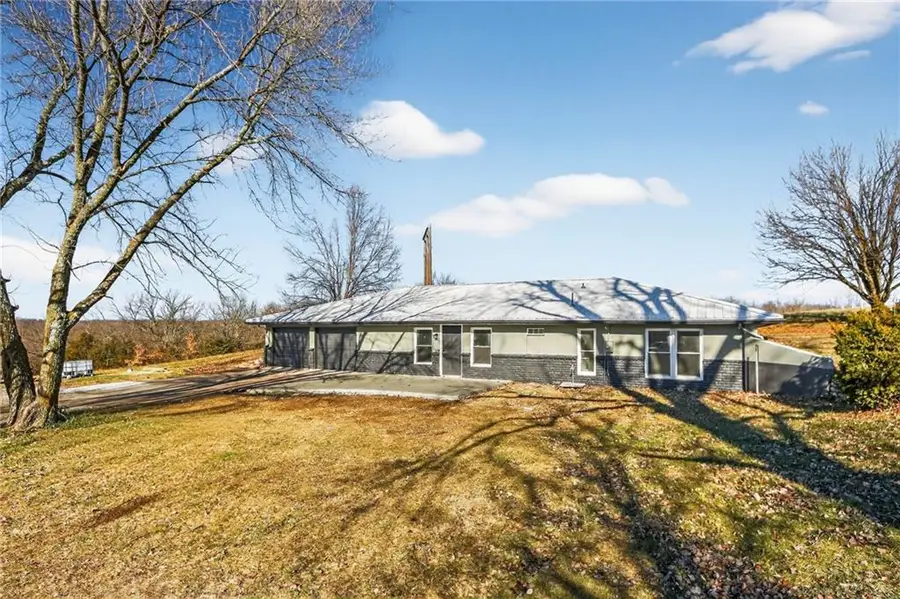 28200 NE 160th Street, Excelsior Springs, MO 64024 - Image #2