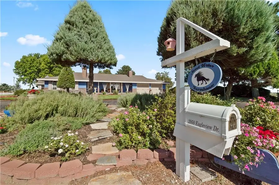 2950 W Eagle View, Garden City, KS 67846 - #3