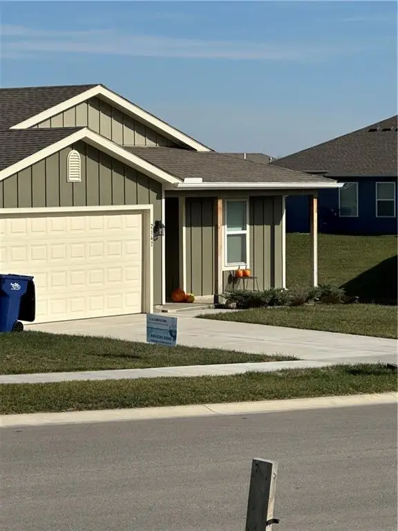 2266 Rock Creek Drive, Tonganoxie, KS 66086 - Image #1