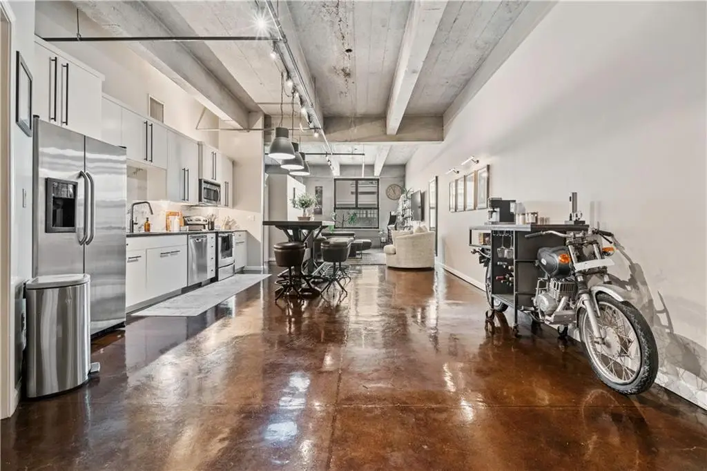 360 W Pershing Road #030, Kansas City, MO 64108 - Image #1