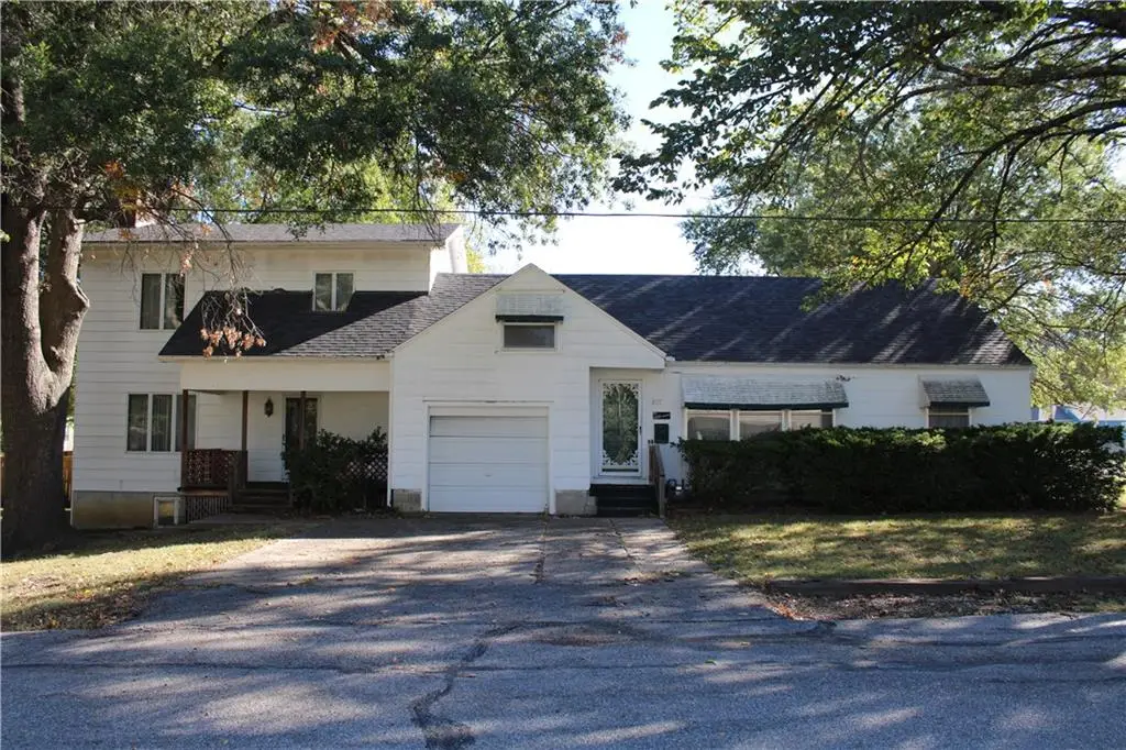 2011 S English Street, Pittsburg, KS 66762 - Image #1