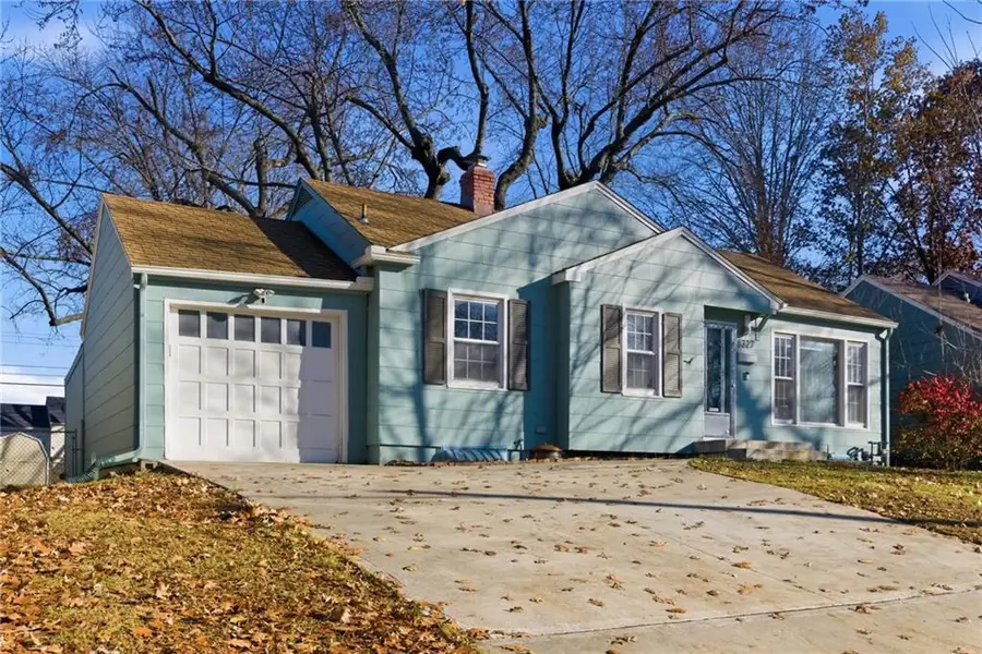 8327 Madison Avenue, Kansas City, MO 64114 - Image #3