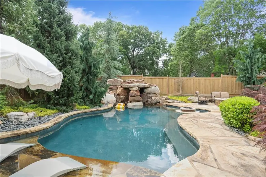 5217 Walmer Street, Mission, KS 66202 - Image #2