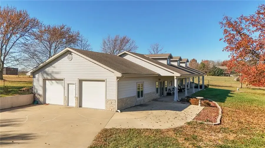 22361 W 239th Street, Spring Hill, KS 66083 - Image #2