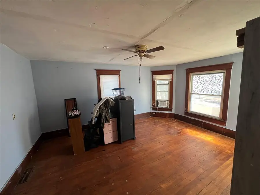 504 N Jefferson Avenue, Iola, KS 66749 - Image #3