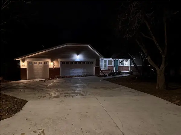 5426 N Flint Ridge Road, Kansas City, MO 64151