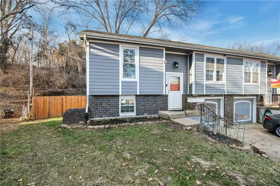 5822 NW Walnut Court, Parkville, MO 64152 - Image #3