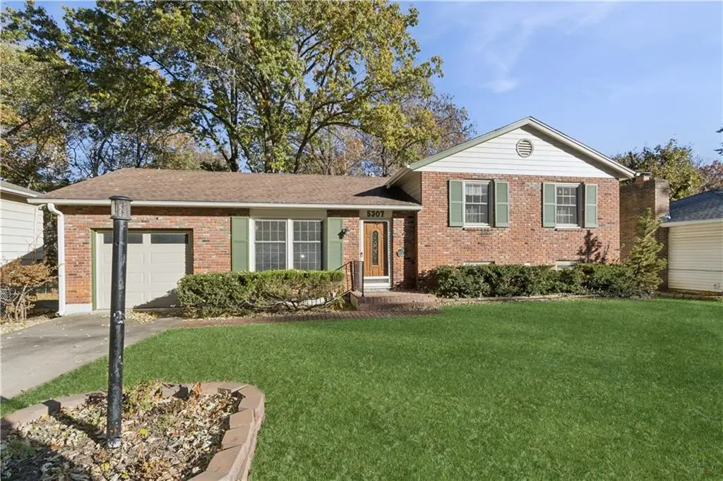 5307 N Virginia Avenue, Kansas City, MO 64118 - #1
