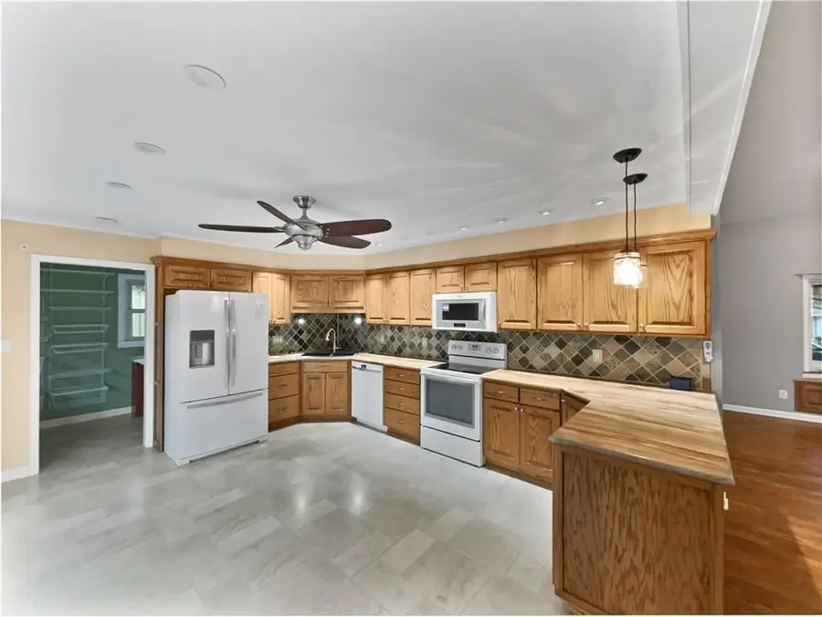 2200 Meadowlark Drive, Harrisonville, MO 64701 - Image #2