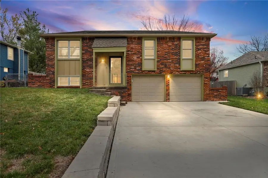 4513 Wallingford Drive, Blue Springs, MO 64015 - Image #2