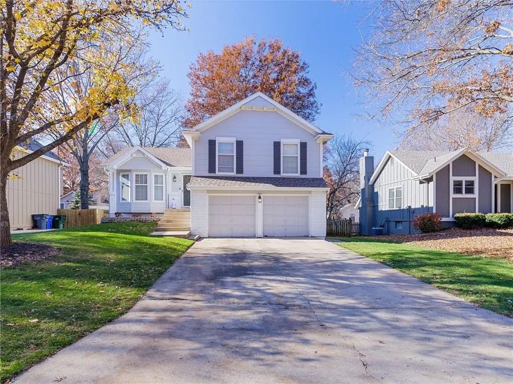 12512 S Brougham Drive, Olathe, KS 66062 - Image #1