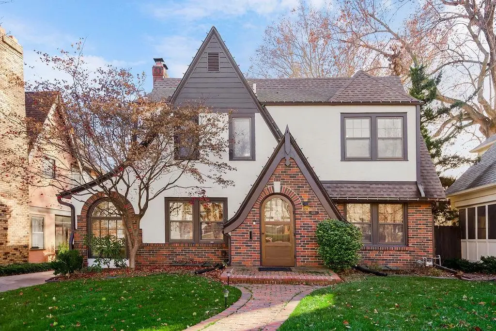 619 Romany Road, Kansas City, MO 64113 - Image #1