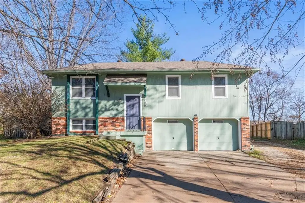 305 Concord Circle, Grain Valley, MO 64029 - #1